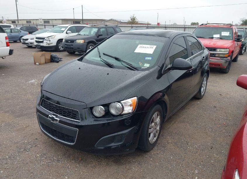 Photo 2 of 2016 Chevrolet Sonic LT AUTO (VIN 1G1JC5SH9G4154956)