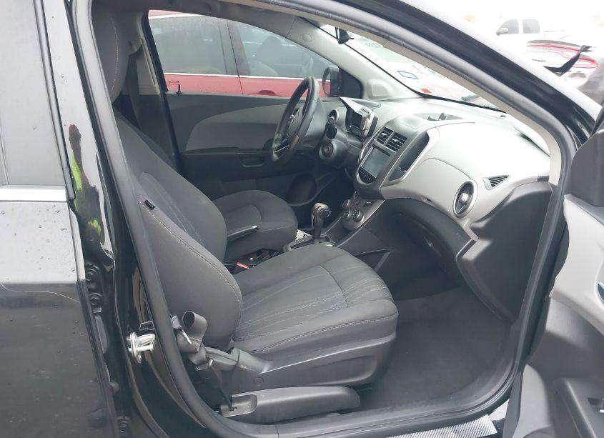 Photo 5 of 2016 Chevrolet Sonic LT AUTO (VIN 1G1JC5SH9G4154956)
