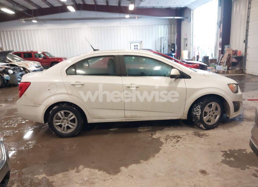 Photo 13 of 2012 Chevrolet Sonic 2LT (VIN 1G1JC5SHXC4105386)