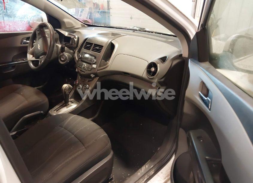 Photo 5 of 2012 Chevrolet Sonic 2LT (VIN 1G1JC5SHXC4105386)