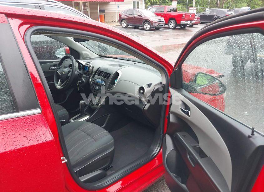 Photo 5 of 2012 Chevrolet Sonic 2LT (VIN 1G1JC5SHXC4119109)