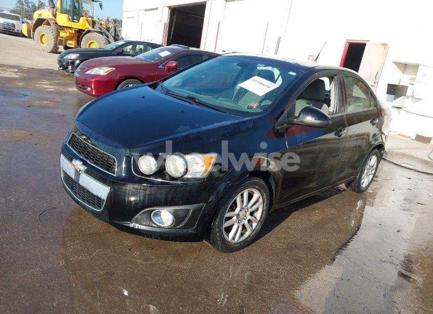 Photo 2 of 2012 Chevrolet Sonic 2LT (VIN 1G1JC5SHXC4142115)