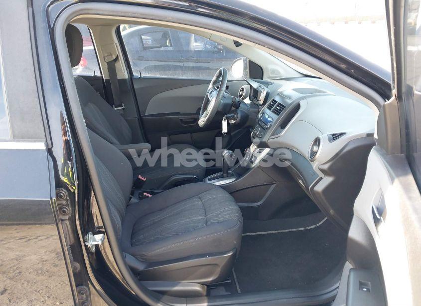 Photo 5 of 2012 Chevrolet Sonic 2LT (VIN 1G1JC5SHXC4163448)