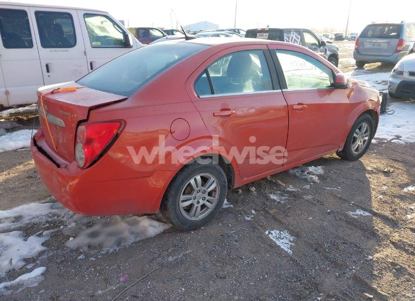 Photo 4 of 2013 Chevrolet Sonic LT AUTO (VIN 1G1JC5SHXD4100397)