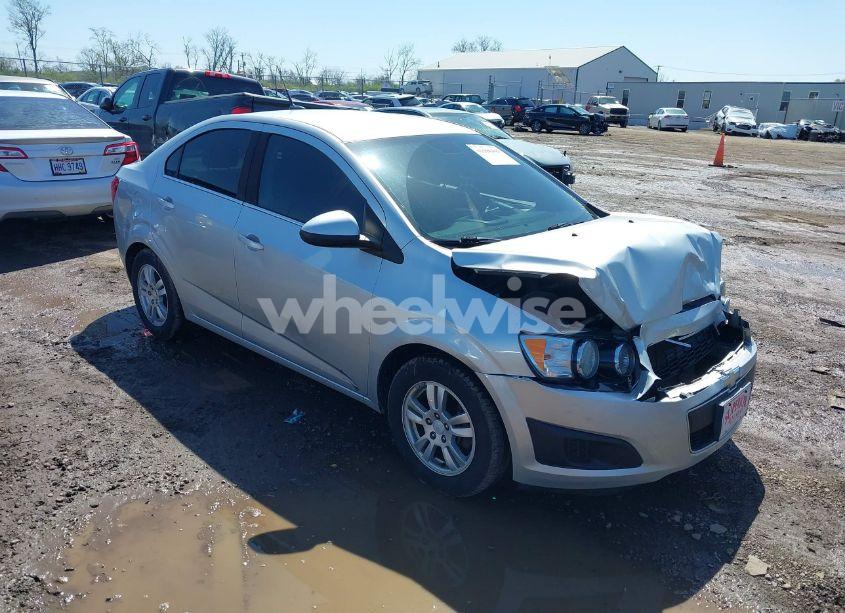2013 Chevrolet Sonic LT (VIN 1G1JC5SHXD4185418) main photo