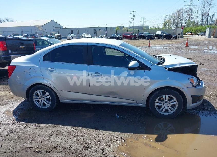 Photo 13 of 2013 Chevrolet Sonic LT (VIN 1G1JC5SHXD4185418)