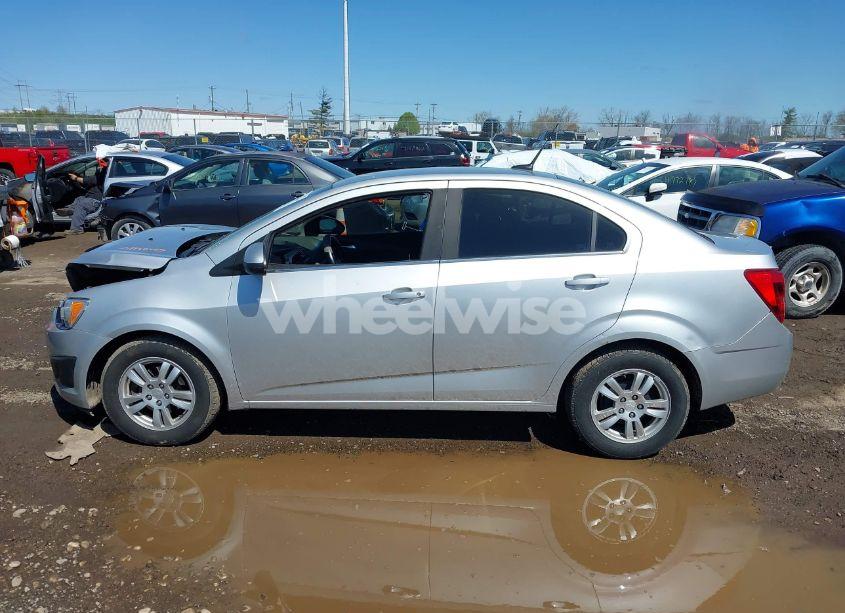 Photo 14 of 2013 Chevrolet Sonic LT (VIN 1G1JC5SHXD4185418)