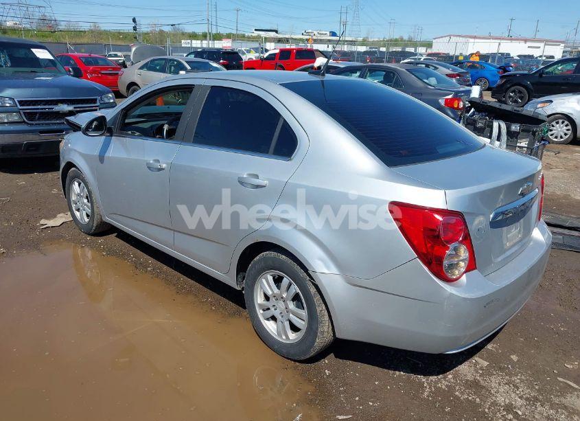 Photo 3 of 2013 Chevrolet Sonic LT (VIN 1G1JC5SHXD4185418)