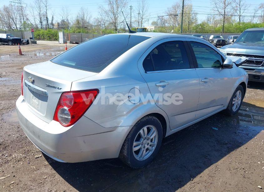Photo 4 of 2013 Chevrolet Sonic LT (VIN 1G1JC5SHXD4185418)