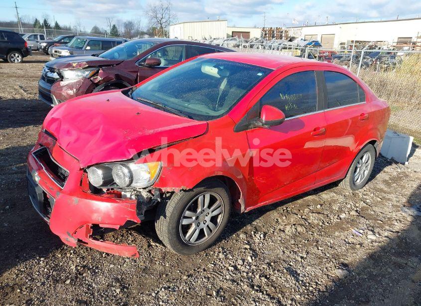 Photo 2 of 2014 Chevrolet Sonic LT AUTO (VIN 1G1JC5SHXE4110719)