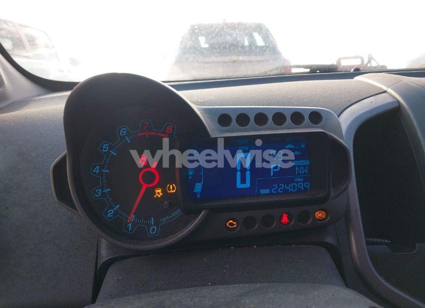 Photo 7 of 2014 Chevrolet Sonic LT AUTO (VIN 1G1JC5SHXE4110719)