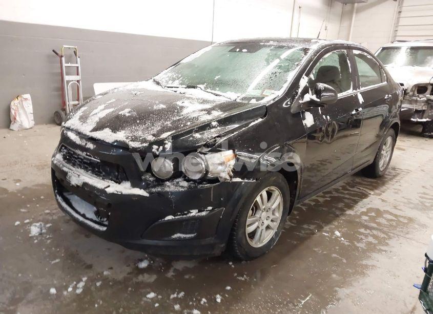 Photo 2 of 2014 Chevrolet Sonic LT AUTO (VIN 1G1JC5SHXE4131280)