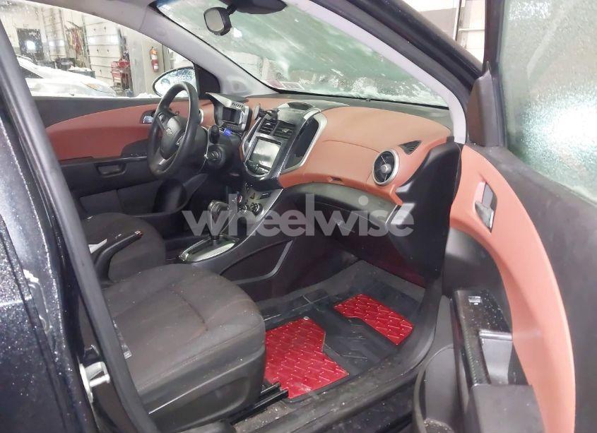 Photo 5 of 2014 Chevrolet Sonic LT AUTO (VIN 1G1JC5SHXE4131280)