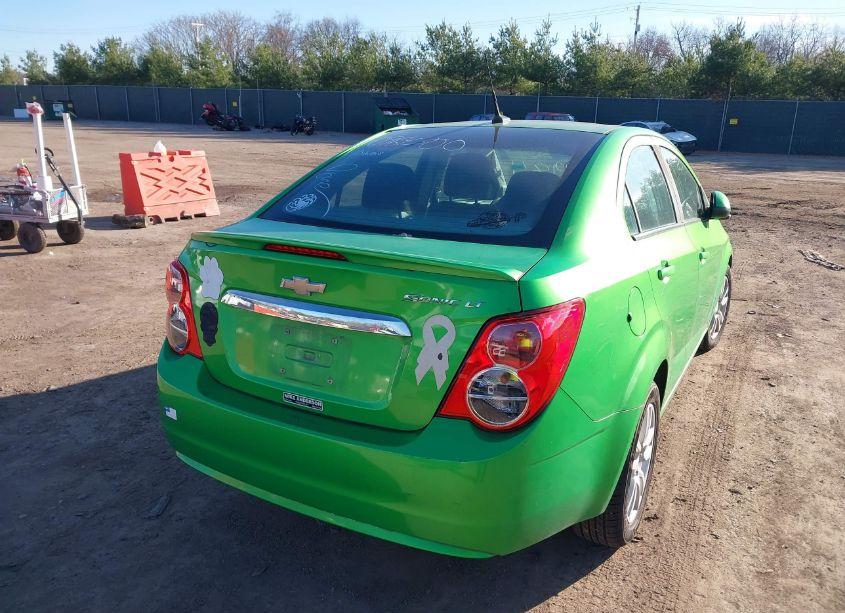 Photo 4 of 2014 Chevrolet Sonic LT AUTO (VIN 1G1JC5SHXE4229984)