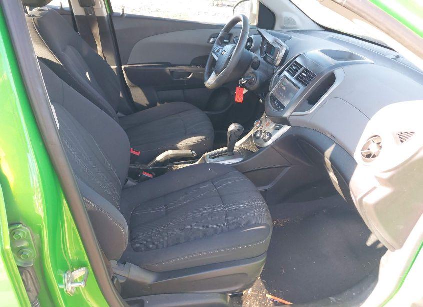 Photo 5 of 2014 Chevrolet Sonic LT AUTO (VIN 1G1JC5SHXE4229984)