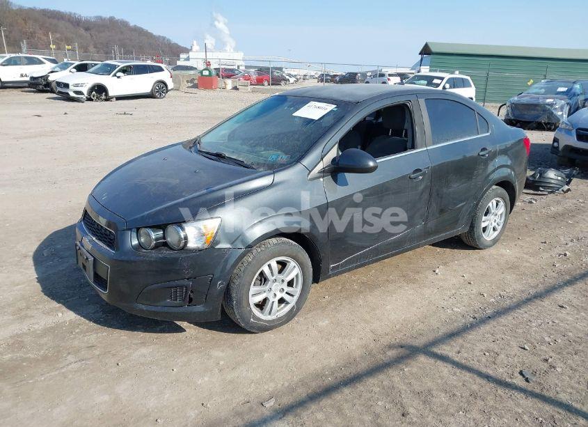 Photo 2 of 2014 Chevrolet Sonic LT AUTO (VIN 1G1JC5SHXE4238734)