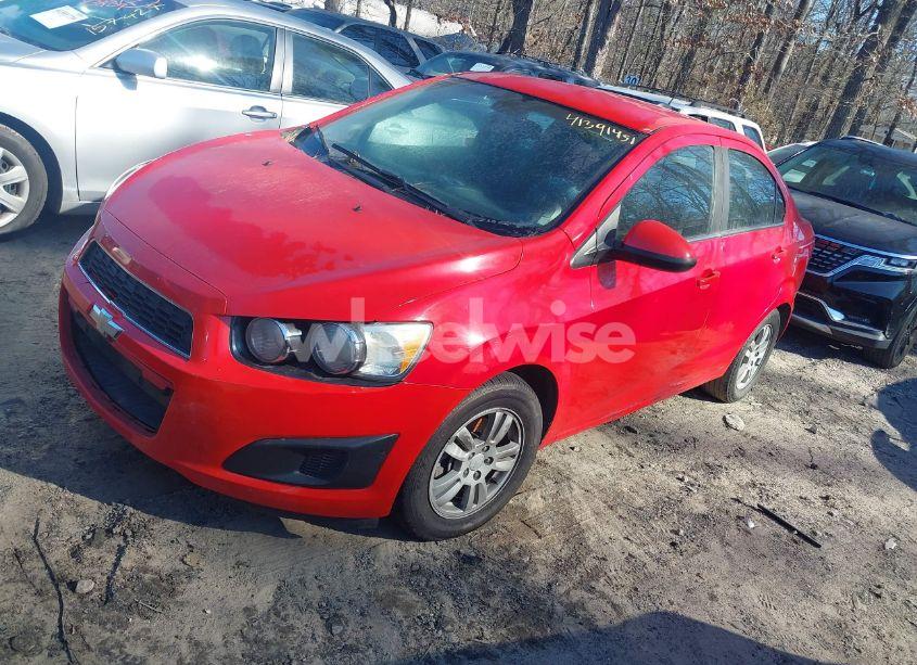 Photo 2 of 2015 Chevrolet Sonic LT AUTO (VIN 1G1JC5SHXF4140742)