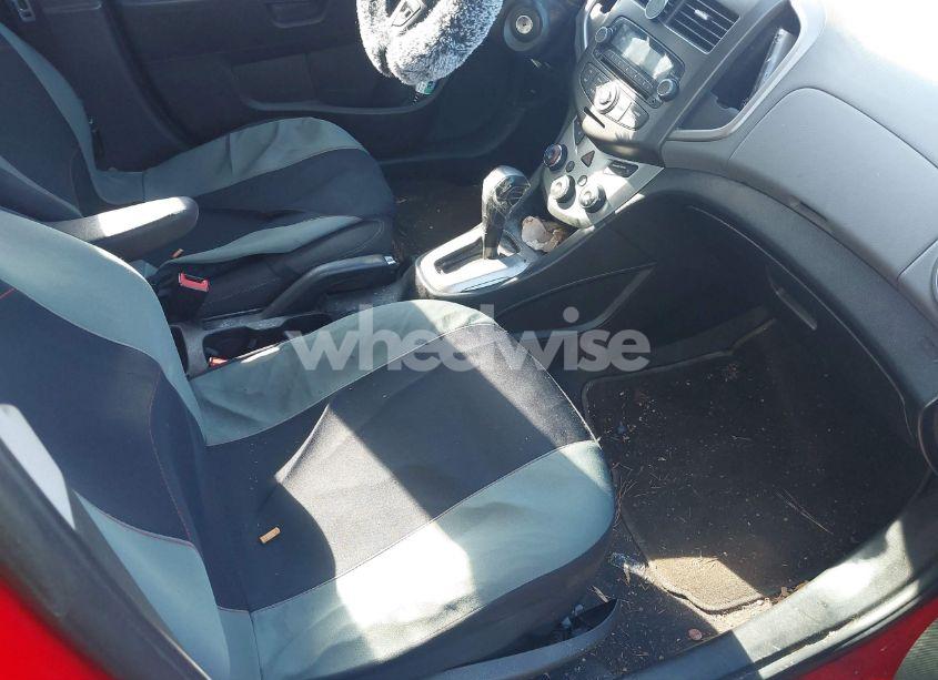 Photo 5 of 2015 Chevrolet Sonic LT AUTO (VIN 1G1JC5SHXF4140742)