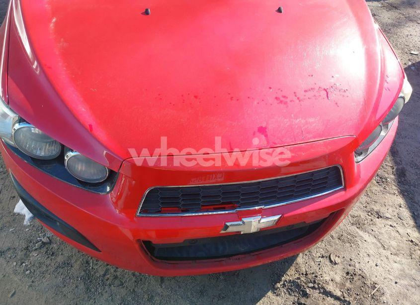 Photo 6 of 2015 Chevrolet Sonic LT AUTO (VIN 1G1JC5SHXF4140742)