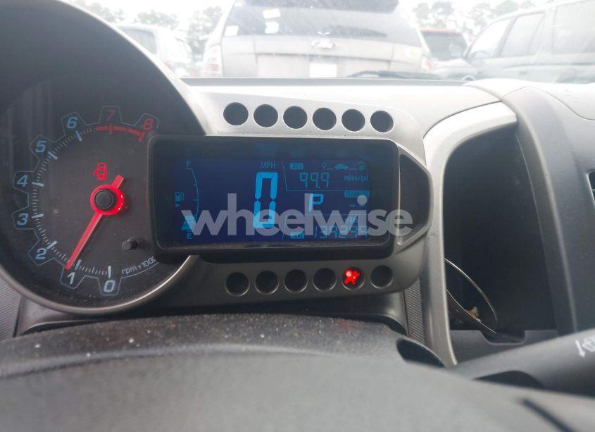 Photo 7 of 2015 Chevrolet Sonic LT AUTO (VIN 1G1JC5SHXF4140742)