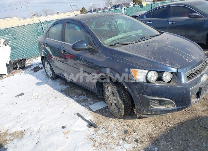 2015 Chevrolet Sonic LT AUTO (VIN 1G1JC5SHXF4172557) main photo