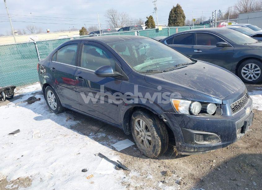 Photo 13 of 2015 Chevrolet Sonic LT AUTO (VIN 1G1JC5SHXF4172557)