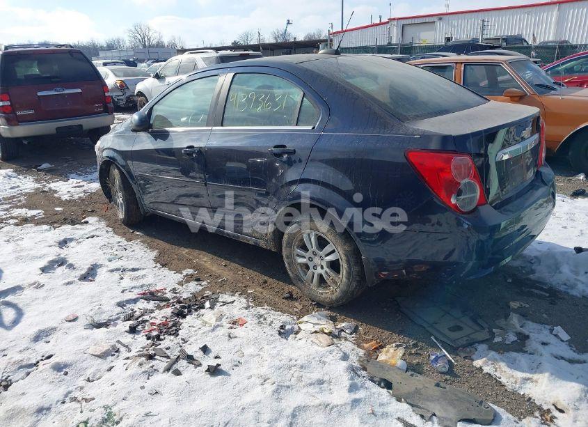 Photo 3 of 2015 Chevrolet Sonic LT AUTO (VIN 1G1JC5SHXF4172557)