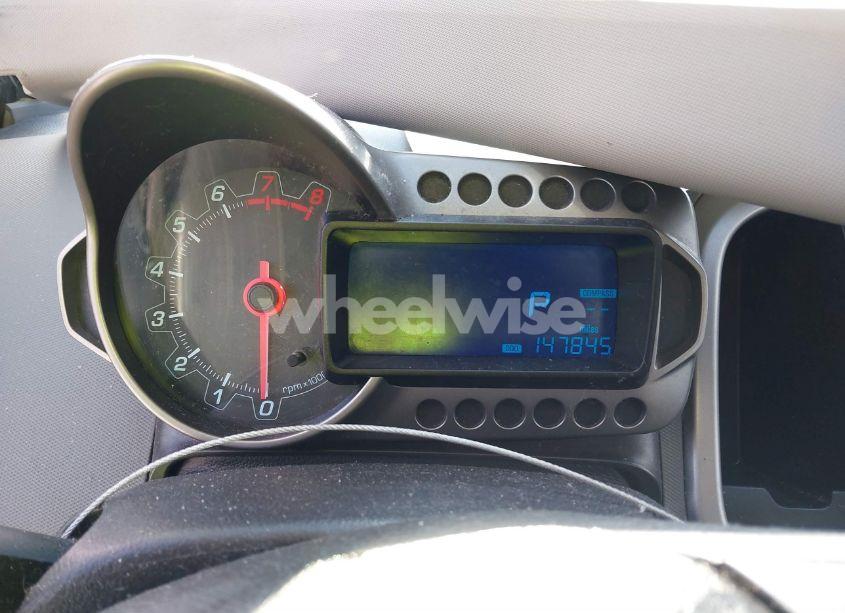 Photo 7 of 2015 Chevrolet Sonic LT AUTO (VIN 1G1JC5SHXF4172557)