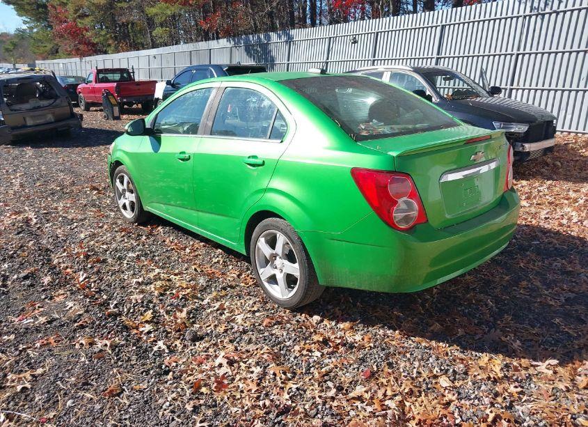 Photo 3 of 2015 Chevrolet Sonic LT AUTO (VIN 1G1JC5SHXF4218727)