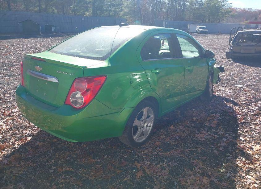 Photo 4 of 2015 Chevrolet Sonic LT AUTO (VIN 1G1JC5SHXF4218727)