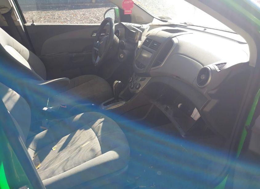 Photo 5 of 2015 Chevrolet Sonic LT AUTO (VIN 1G1JC5SHXF4218727)