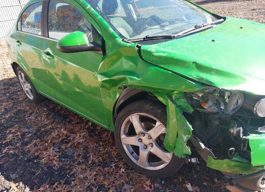 Photo 6 of 2015 Chevrolet Sonic LT AUTO (VIN 1G1JC5SHXF4218727)