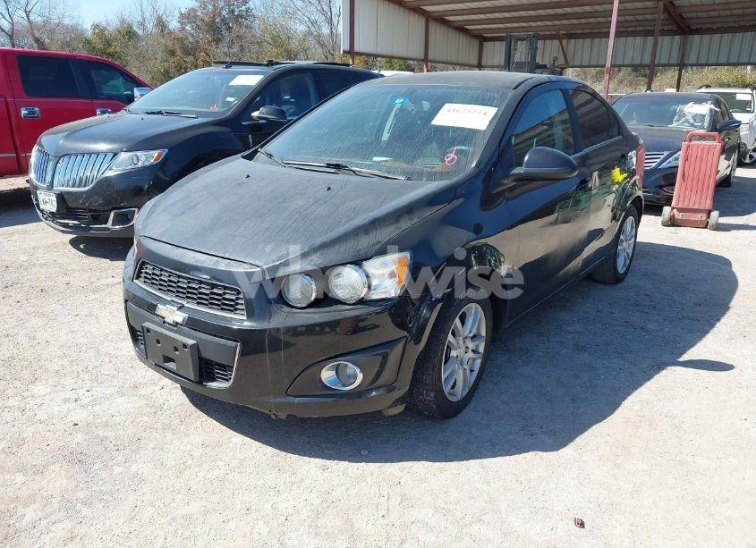 Photo 2 of 2016 Chevrolet Sonic LT AUTO (VIN 1G1JC5SHXG4111243)