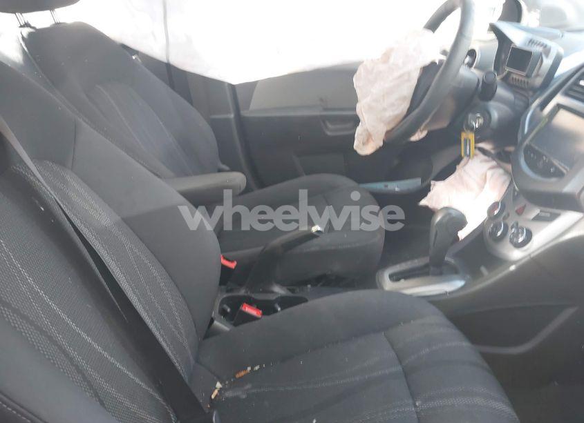 Photo 5 of 2016 Chevrolet Sonic LT AUTO (VIN 1G1JC5SHXG4129984)