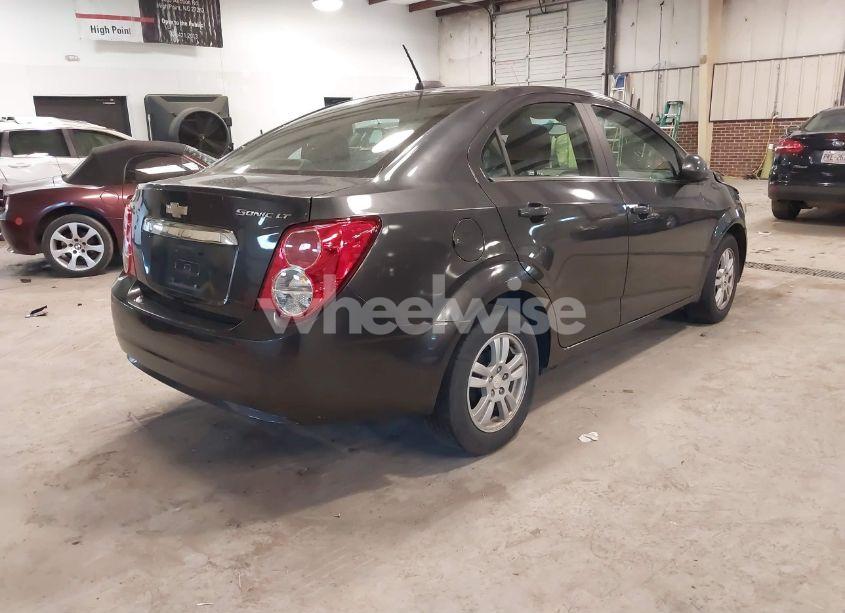 Photo 4 of 2016 Chevrolet Sonic LT AUTO (VIN 1G1JC5SHXG4138801)