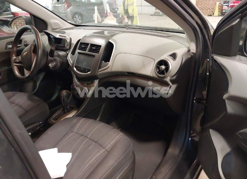 Photo 5 of 2016 Chevrolet Sonic LT AUTO (VIN 1G1JC5SHXG4138801)