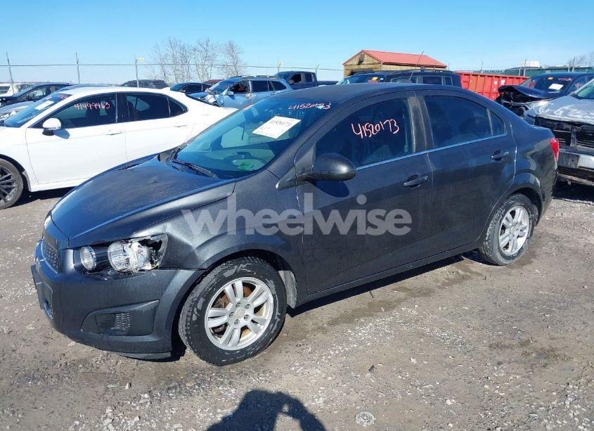 Photo 2 of 2016 Chevrolet Sonic LT AUTO (VIN 1G1JC5SHXG4141844)