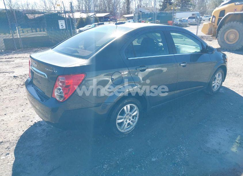 Photo 4 of 2016 Chevrolet Sonic LT AUTO (VIN 1G1JC5SHXG4141844)