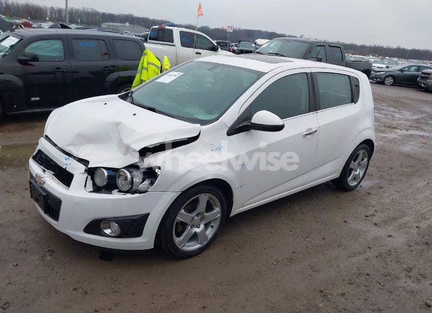 Photo 2 of 2014 Chevrolet Sonic (VIN 1G1JC6EH9E4204107)
