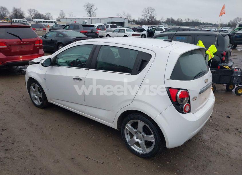 Photo 3 of 2014 Chevrolet Sonic (VIN 1G1JC6EH9E4204107)