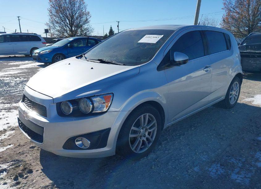 Photo 2 of 2014 Chevrolet Sonic LT AUTO (VIN 1G1JC6SB0E4228084)