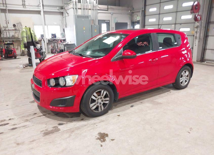 Photo 2 of 2014 Chevrolet Sonic LT AUTO (VIN 1G1JC6SB1E4125174)