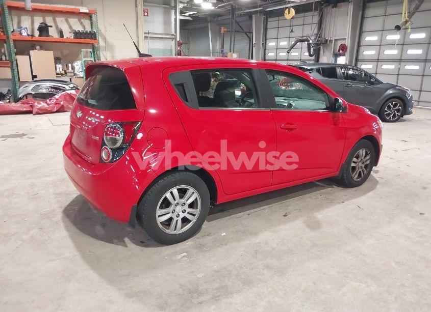 Photo 4 of 2014 Chevrolet Sonic LT AUTO (VIN 1G1JC6SB1E4125174)