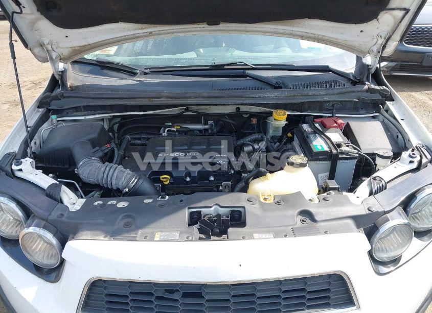 Photo 10 of 2015 Chevrolet Sonic LT AUTO (VIN 1G1JC6SB1F4148987)