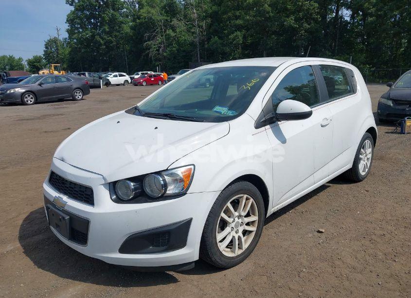 Photo 2 of 2015 Chevrolet Sonic LT AUTO (VIN 1G1JC6SB1F4148987)
