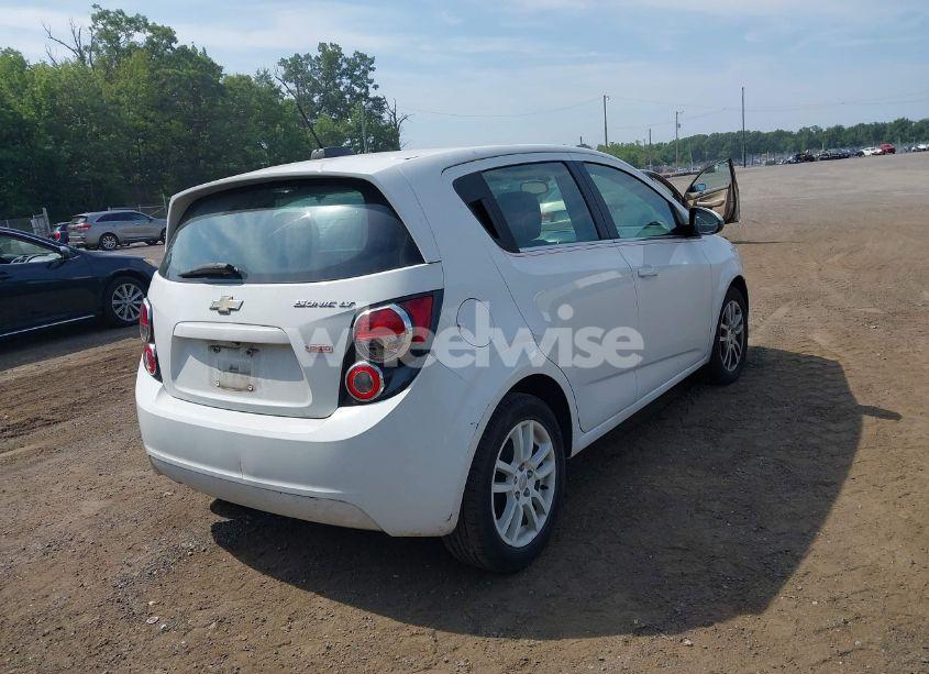 Photo 4 of 2015 Chevrolet Sonic LT AUTO (VIN 1G1JC6SB1F4148987)