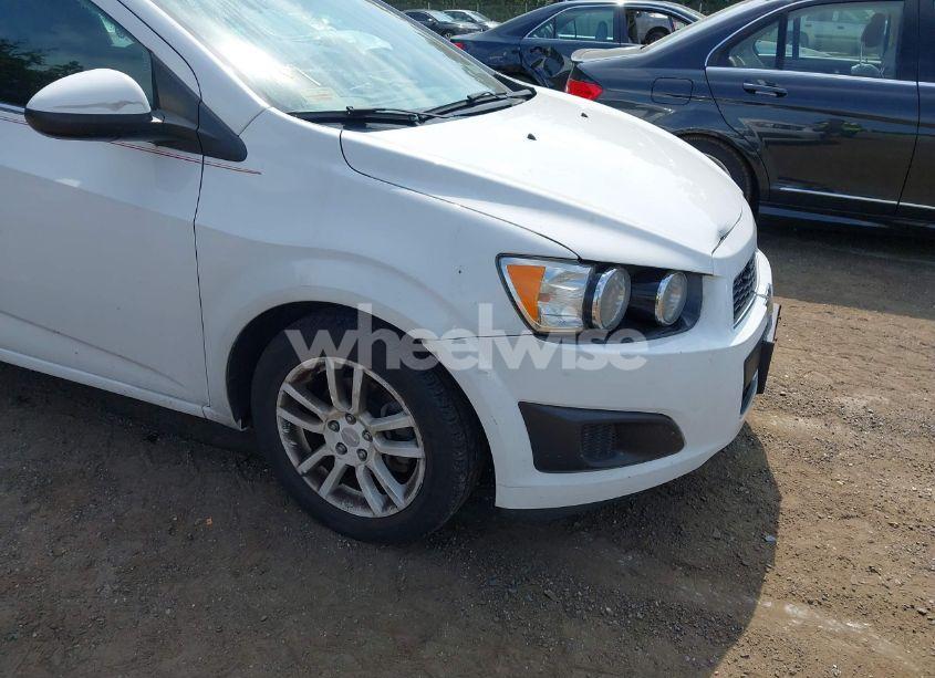 Photo 6 of 2015 Chevrolet Sonic LT AUTO (VIN 1G1JC6SB1F4148987)