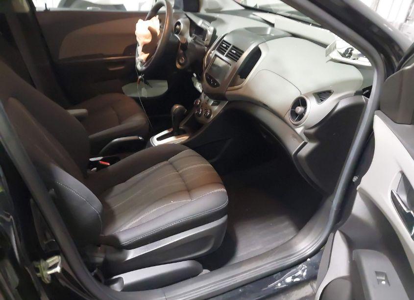 Photo 5 of 2015 Chevrolet Sonic LT AUTO (VIN 1G1JC6SB1F4152067)