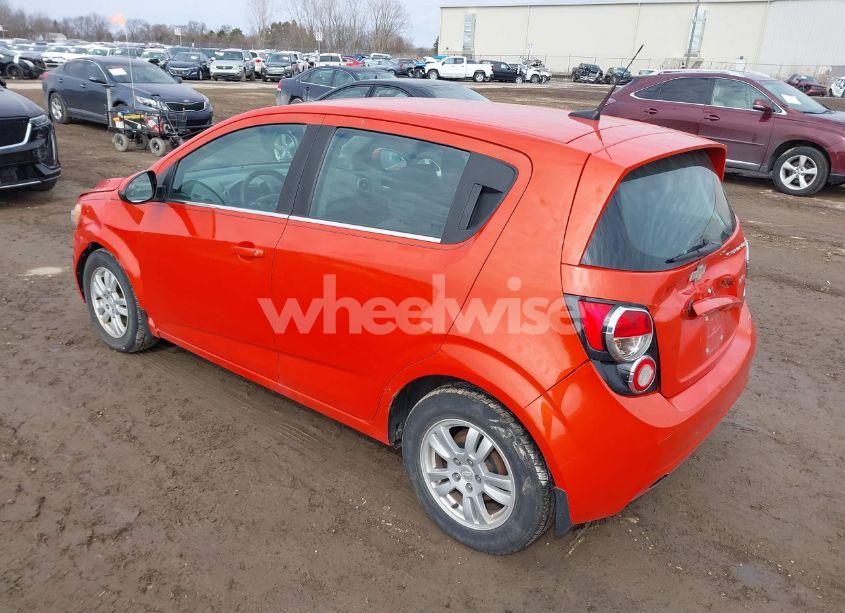 Photo 3 of 2013 Chevrolet Sonic LT AUTO (VIN 1G1JC6SB2D4179193)