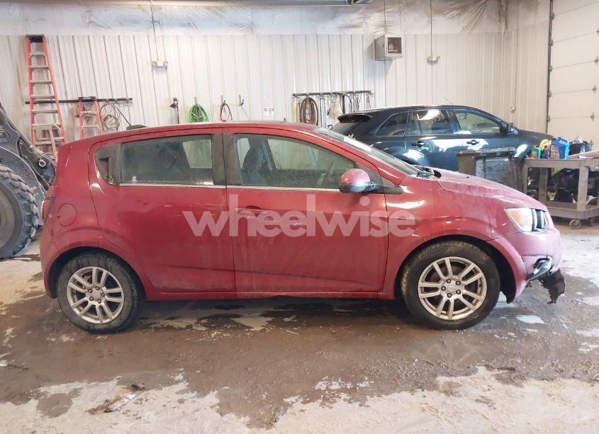 Photo 13 of 2015 Chevrolet Sonic LT AUTO (VIN 1G1JC6SB2F4176507)